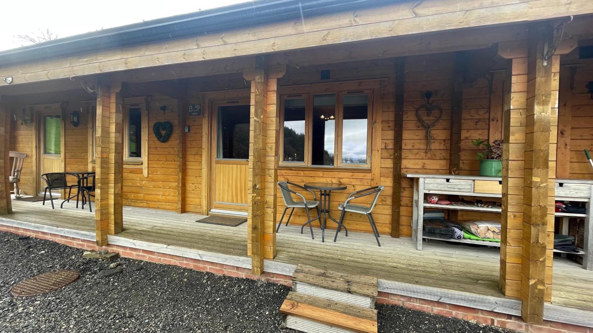 Blossom Cabin - Little Log Cabin In Wales Newtown  Dış mekan fotoğraf